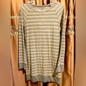 North Face like new cotton/polyester long sleeve dress